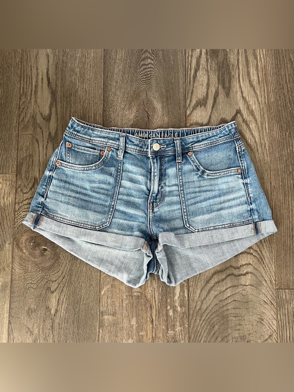 AMERICAN EAGLE AE Dreamy Drape Easy Shortie Low-Slung Denim Jean Shorts Size 6
